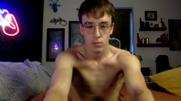 Andyxb  04-10-2021 video outfits